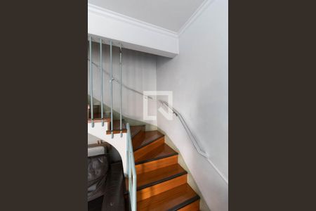 Escada de casa de condomínio à venda com 2 quartos, 150m² em Bosque da Saúde, São Paulo