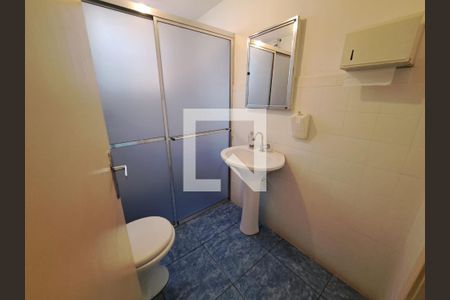 Banheiro de casa à venda com 2 quartos, 110m² em Quitaúna, Osasco