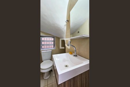Lavabo de casa à venda com 3 quartos, 130m² em Jardim Luanda, São Paulo