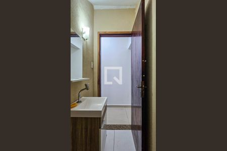 Lavabo de casa à venda com 3 quartos, 130m² em Jardim Luanda, São Paulo