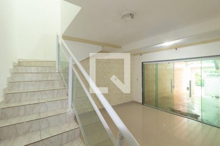 Escada de casa para alugar com 5 quartos, 70m² em Campo Grande, Rio de Janeiro