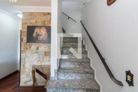 Escada de casa à venda com 3 quartos, 230m² em Jardim Sao Jose, São Paulo