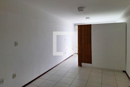 Sala de apartamento à venda com 1 quarto, 40m² em Itaipu, Niterói