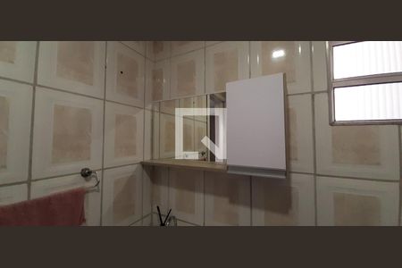 Banheiro Social de casa à venda com 3 quartos, 150m² em Metalúrgicos, Osasco