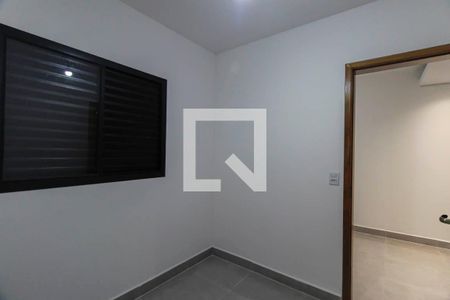 Quarto 1 de apartamento para alugar com 2 quartos, 38m² em São Lucas, São Paulo