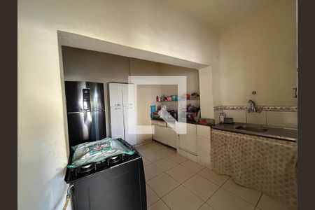 Casa à venda com 4 quartos, 215m² em Caiçaras, Belo Horizonte