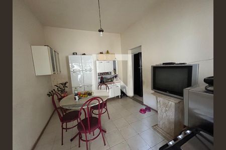 Casa à venda com 4 quartos, 215m² em Caiçaras, Belo Horizonte