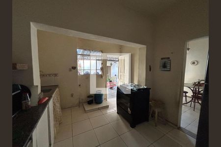 Casa à venda com 4 quartos, 215m² em Caiçaras, Belo Horizonte