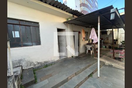 Casa à venda com 4 quartos, 215m² em Caiçaras, Belo Horizonte