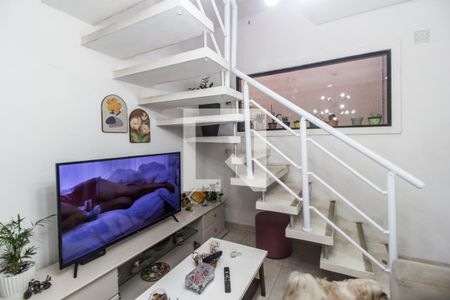 Sala de casa à venda com 4 quartos, 202m² em Jardim Tupanci, Barueri