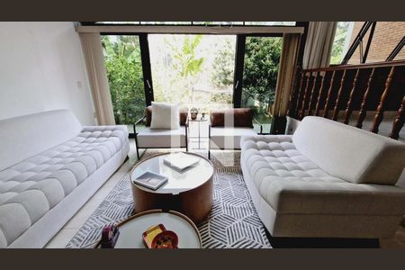 Casa de Condomínio à venda com 3 quartos, 245m² em Vila Suzana, São Paulo