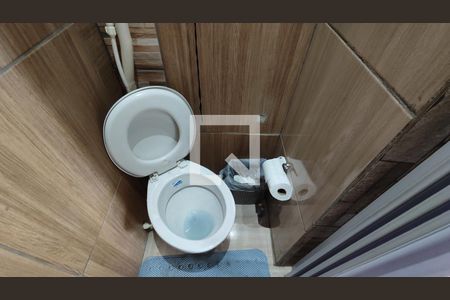 Lavabo de casa para alugar com 2 quartos, 90m² em Jardim das Oliveiras, São Paulo