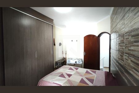 Quarto 1 de casa para alugar com 2 quartos, 90m² em Jardim das Oliveiras, São Paulo