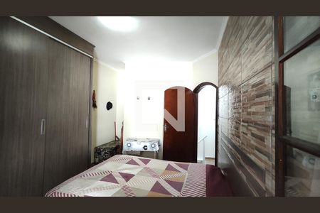 Quarto 1 de casa para alugar com 2 quartos, 90m² em Jardim das Oliveiras, São Paulo