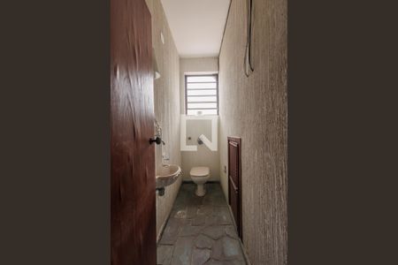 Lavabo de casa para alugar com 4 quartos, 350m² em Centro, Taubaté