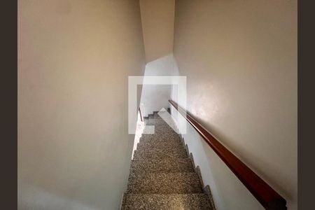 Escada de casa à venda com 3 quartos, 250m² em Jardim Santa Beatriz, Guarulhos