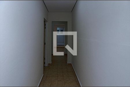 corredor para os cômodos de casa à venda com 3 quartos, 400m² em Vila Caraguata, São Paulo