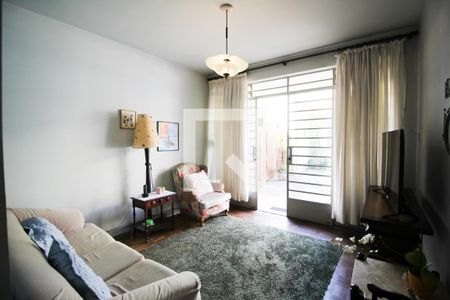 Sala de TV de casa à venda com 4 quartos, 270m² em Vila Nova Conceição, São Paulo