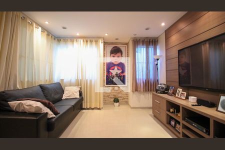 Sala de casa à venda com 5 quartos, 197m² em Jardim Teresa, São Paulo