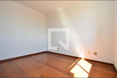 Suite de apartamento à venda com 2 quartos, 68m² em Fernão Dias, Belo Horizonte