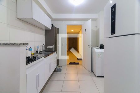 Sala/Cozinha de apartamento para alugar com 2 quartos, 33m² em Jardim Celeste, São Paulo