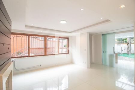 Sala de casa para alugar com 4 quartos, 297m² em Vila Assunção, Porto Alegre