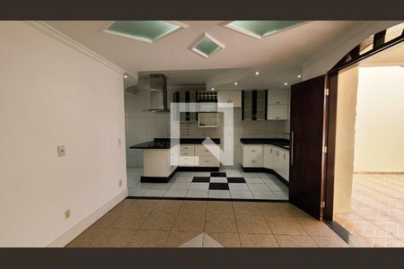 Sala de casa para alugar com 2 quartos, 135m² em Jardim das Tulipas, Jundiaí