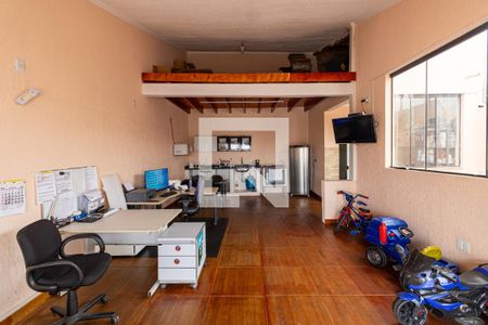 Escritório de casa à venda com 3 quartos, 240m² em Vila Pierina, São Paulo