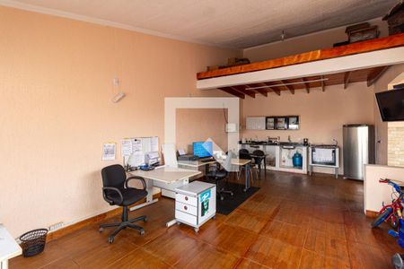 Escritório de casa à venda com 3 quartos, 240m² em Vila Pierina, São Paulo