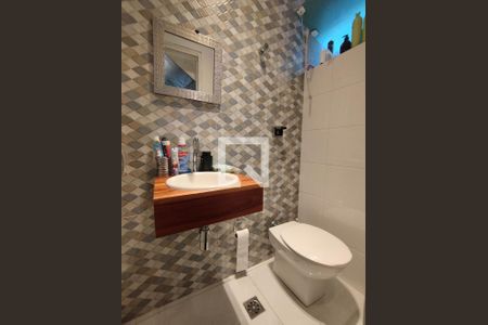 Lavabo de casa para alugar com 3 quartos, 250m² em Vila Moraes, São Paulo