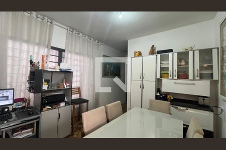 Sala de casa para alugar com 4 quartos, 200m² em Jardim Flamboyant, Campinas