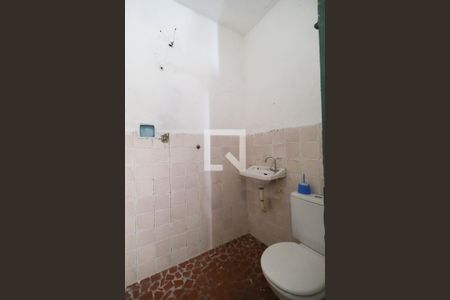 Banheiro de casa para alugar com 1 quarto, 40m² em Vila Nivi, São Paulo