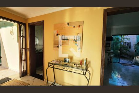 Entrada de casa à venda com 3 quartos, 372m² em Jardim Sao Vicente, Jundiaí