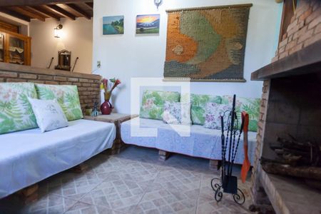 Sala de casa de condomínio à venda com 5 quartos, 326m² em Jardim Petropolis, Nova Lima