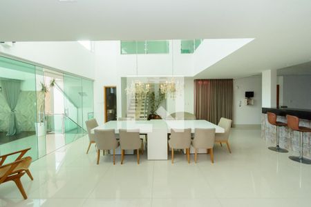 Sala de casa à venda com 4 quartos, 392m² em Jardim Riacho das Pedras, Contagem