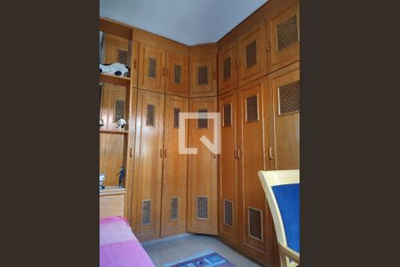 Casa à venda com 3 quartos, 200m² em Parque Tomas Saraiva, São Paulo