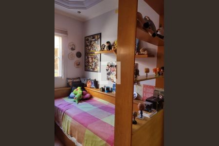 Casa à venda com 3 quartos, 200m² em Parque Tomas Saraiva, São Paulo