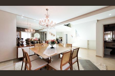 Sala de casa de condomínio para alugar com 5 quartos, 700m² em Parque Xangrilá, Campinas