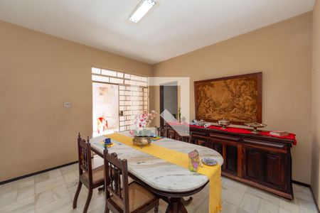 Sala de casa à venda com 8 quartos, 720m² em Gutierrez, Belo Horizonte