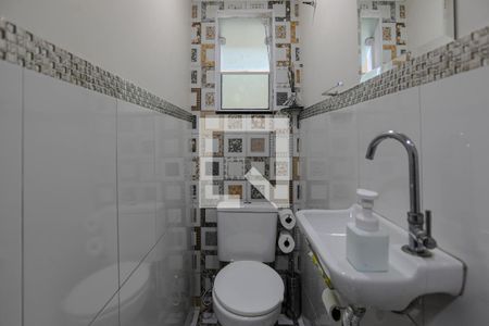 Lavabo de casa para alugar com 4 quartos, 238m² em Jardim Rubi, Mogi das Cruzes
