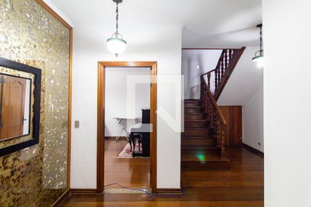 Hall de entrada de casa para alugar com 3 quartos, 300m² em Vila Carolina, São Paulo