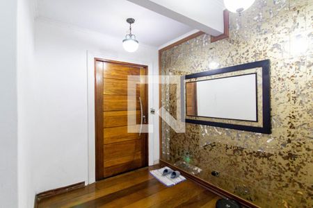 Hall de entrada de casa para alugar com 3 quartos, 300m² em Vila Carolina, São Paulo