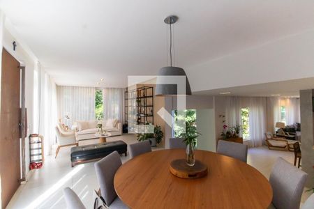 Sala de casa de condomínio para alugar com 5 quartos, 400m² em Itaipu, Niterói