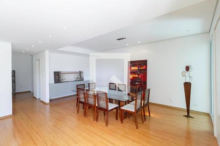 Sala 1 de casa de condomínio para alugar com 3 quartos, 400m² em Vila D’el Rey, Nova Lima