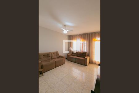 Sala de casa à venda com 2 quartos, 250m² em Jardim Guanabara, Belo Horizonte