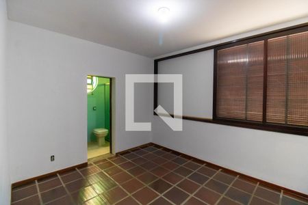 Suíte de casa à venda com 4 quartos, 190m² em Piratininga, Niterói