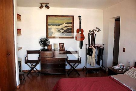 Casa à venda com 6 quartos, 300m² em Jardim Peri Peri, São Paulo