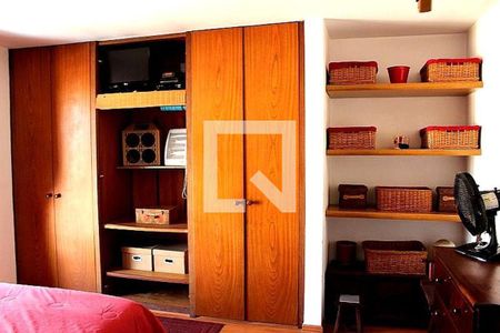 Casa à venda com 6 quartos, 300m² em Jardim Peri Peri, São Paulo