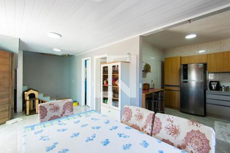 Sala de casa à venda com 5 quartos, 200m² em Mathias Velho, Canoas