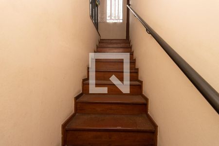 Escada de casa para alugar com 3 quartos, 219m² em Vila Gustavo, São Paulo